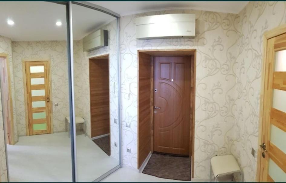 Романтичні Апартаменти У Центрі Lutsʼk Dış mekan fotoğraf